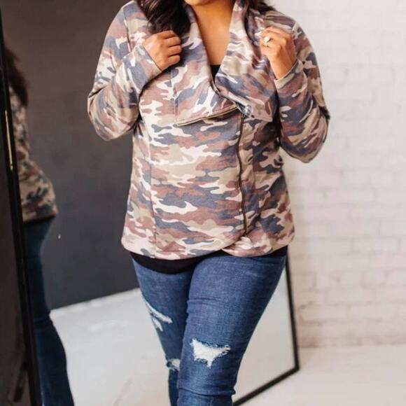 Camo Hideout Jacket by Andree' by Unit 3X - Picture 10 of 12